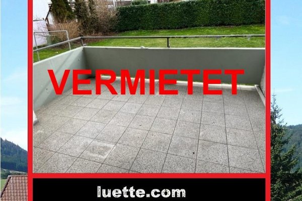 VERMIETET i. 2023 - ruhig gelegene 4 1/2-Zi-Whg, Ortsrandlage, fussläufig ins Zentrum, Nähe Busstop, Hochparterre, EBK, Balkon, Kfz-Stellplatz