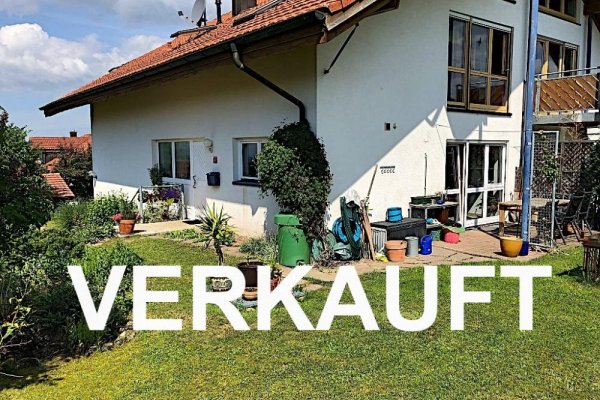 VERKAUFT i. 2020 - EFH / Landhaus (Waldhaus), Fernblick, ideal für Familien mit Kindern, naturnahes Wohnen, gut erreichbar über die B500, oberhalb Nebelgrenze, Fassadenanstrich erneuert, architektonisch grundstücksbezogen auf versetzter Bauweise erstellt