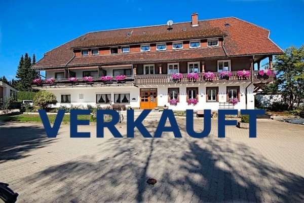 VERKAUFT - Schwarzwald-19FamH., neuwertig, unverschiedliche Grössen, Top renov., Lift, herrliches sonnige Lage, ca. 900 m² Wohnfl.- u. Nutzfl., Dachterr., Kachelofen, EBK