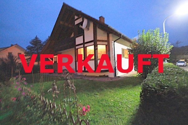 VERKAUF i. 2021 - KEINE KÄUFERMAKLERGEBÜHR! Freist. EFH, grosse überdachte Terrasse, Balkon, EBK, Essplatz, Erker, grosse Wohnküche, Kaminanschluss, ebenes Grundstück, Garage