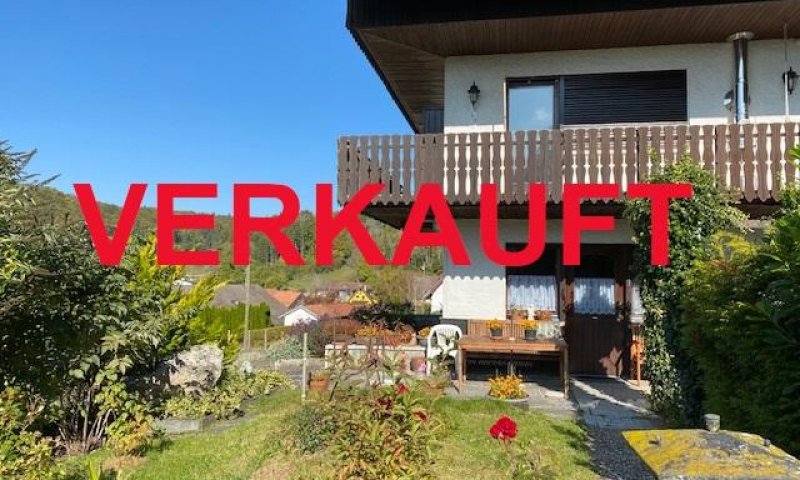 VERKAUFT i. 2022 - Idyllisch gelegene 3-Zi-(Ferien)-ETW, ca. 91 m² Wohnfl. inkl. ca. 16 m² überdachter rundumlaufender Balkon, Schwedenofen