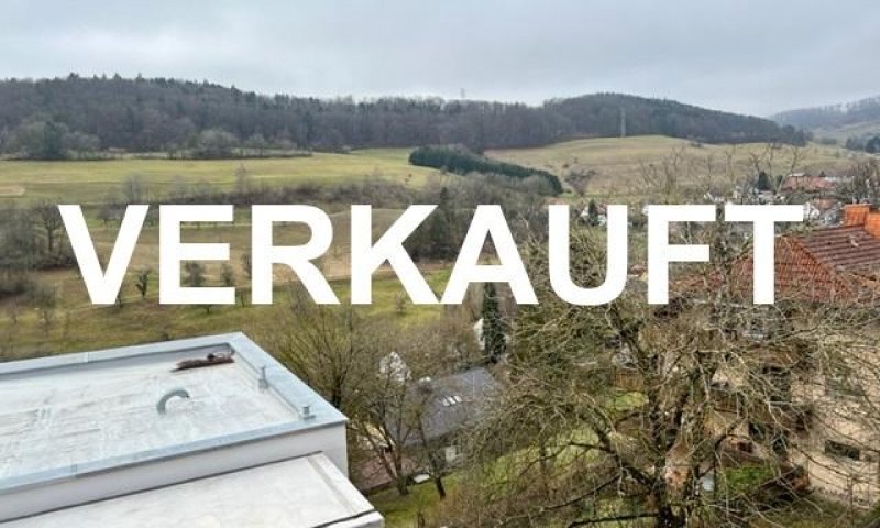 VERKAUFT i. 2022 - KEINE KÄUFERMAKLERGEBÜHR! Innen renovierter Altbau, kl. Haus, WT-OT, EG: Küche EBK Stube 1 Raum, Duschbad, DG: 3 Räume, WC, sep. zugänglicher Keller, Vorschlag evtl. Einbau Garage