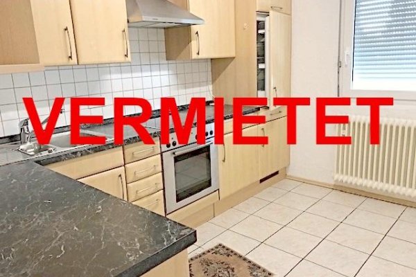 VERMIETET i. 2025 - DHH, zentral gegenüber „Erzinger Park“, Nähe Bahnhof, Busstop, Einkauf, ideal gelegen!