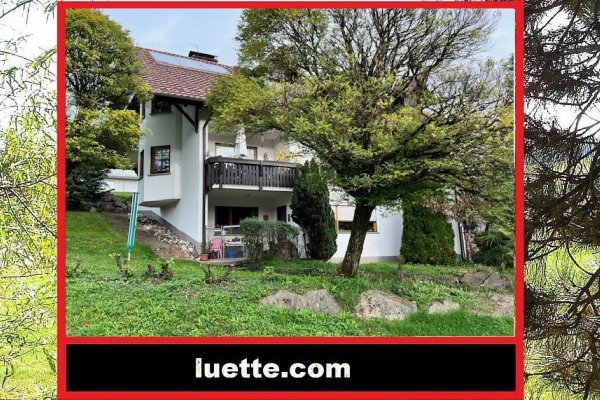 Grosszügig geschnittene 3-4-Zi-ETW, Waldshut-Schmitzingen, Balkon, Erker, EBK, Schwedenofen, beliebte kleine individuelle Wohnanlage mit 3 Wohneinheiten, Garage