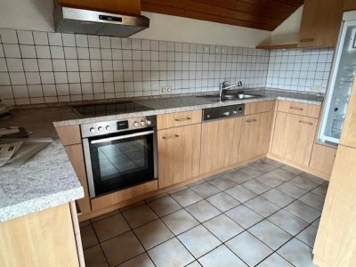 4-Zi-ETW mit vollst. darüberliegendem Speicher, Schwedenofen, EBK, Parkett, Balkon, sofort