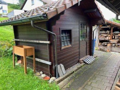 sofort beziehbare, gut ausgestattete 4-Zi-ETW, Schwedenofen, EBK, Parkett, Balkon, mit darüberliegendem Speicher, Garage 
