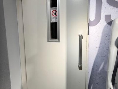 Nutzen Sie die Gelegenheit, ein erstklassiges Ladenlokal in der begehrten Kaiserstraße von Waldshut zu mieten. Diese Geschäftsstraße bietet Ihnen eine hervorragende Sichtbarkeit und Kundenfrequenz.
grosse Schaufensterfront, Lastenlift, Lager