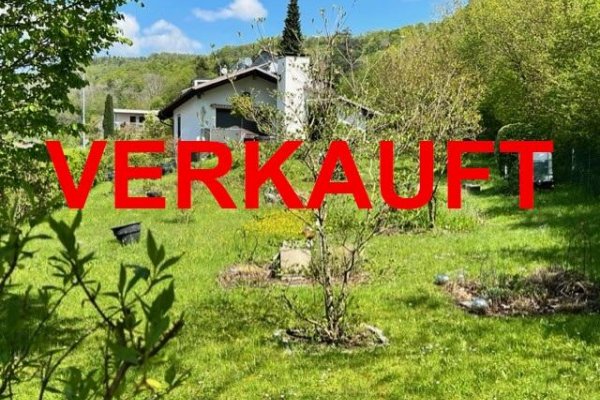 VERKAUFT i. 2024 - Architektenhaus ca. 150 m² Wohnfl., grosse Wohnhalle, Aussenkamin, Doppelgarage, ca. 600 m² Grst.