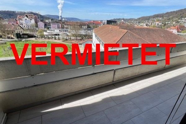 VERMIETET i. 2025 - 3-Zi-Whg, Südbalkon, schöner Blick, EBK, helles Bad, Fenster erneuert, grosser Keller, Allgemeintrockenraum, Allgemeinfahrradraum, grosse Garage, zentrumsnahe Lage, Nähe Bushaltestelle, 10 Min. in Kaiserstraße