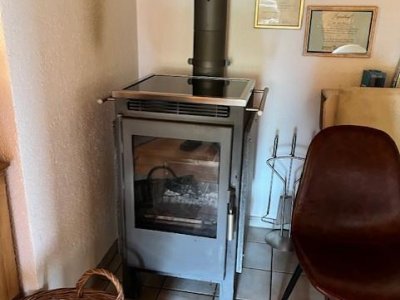 freist. 3-FamH., Areal ca. 1.000 m², 2 Garagen, gepflegter Allgemeinzustand