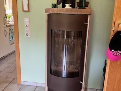 freist. 3-FamH., Areal ca. 1.000 m², 2 Garagen, gepflegter Allgemeinzustand