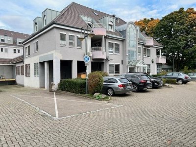 Gelegenheit: Unmittelbar am Schweizer Zoll gelegene Gewerbe-Ladenetage, ca. 650 m² Nutzfl., 25 Stpl., WC-Anlage, Büro, Rampe für Anlieferung, Lager