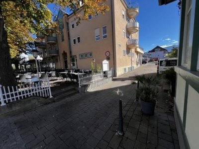 Beste Lage im Herzen, Mitten im Zetrum von Müllheim, Laden-/Gewerbetage, ca. 1.271 m² Nutzfl. 21 Stpl., 7 Tiefgaragenplätze, Rampe, Lastenlift, UG: Kühlraum 
