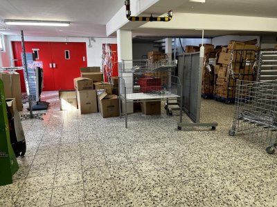 Beste Lage im Herzen, Mitten im Zetrum von Müllheim, Laden-/Gewerbetage, ca. 1.271 m² Nutzfl. 21 Stpl., 7 Tiefgaragenplätze, Rampe, Lastenlift, UG: Kühlraum 