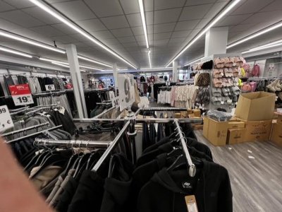 Beste Lage im Herzen, Mitten im Zetrum von Müllheim, Laden-/Gewerbetage, ca. 1.271 m² Nutzfl. 21 Stpl., 7 Tiefgaragenplätze, Rampe, Lastenlift, UG: Kühlraum 