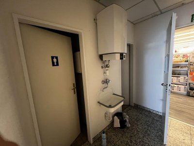 Beste Lage im Herzen, Mitten im Zetrum von Müllheim, Laden-/Gewerbetage, ca. 1.271 m² Nutzfl. 21 Stpl., 7 Tiefgaragenplätze, Rampe, Lastenlift, UG: Kühlraum 