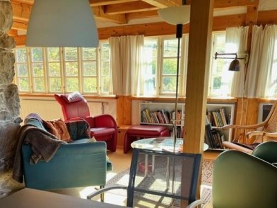 Hochwertig saniertes ehemaliges Schwesternhaus, charmante Wohlfühloase, Dachsberg, Klosterweiher, sonnig, nebelfrei, Wohnen in gesundem Klima, ca. 160 m² Wohnfl., 2 Bäder, Ost- und Südgartenfreisitz 