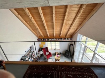 Haus im Haus, separat zugänglich, 2002 erstellt in idyllisch landschaftlicher Lage, Dachsberg, Klosterweiher, sonnig, nebelfrei, Wohnen in gesundem Klima, Büro/Arbeiten, Fussbodenheiz., Schwedenofen, Galerie, Studio, Seminarraum, Werkstatt über der Garage