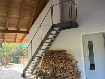 Haus im Haus, separat zugänglich, 2002 erstellt in idyllisch landschaftlicher Lage, Dachsberg, Klosterweiher, sonnig, nebelfrei, Wohnen in gesundem Klima, Büro/Arbeiten, Fussbodenheiz., Schwedenofen, Galerie, Studio, Seminarraum, Werkstatt über der Garage