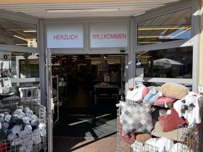 Beste Lage im Herzen, Mitten im Zetrum von Müllheim, Laden-/Gewerbetage, ca. 1.271 m² Nutzfl. 21 Stpl., 7 Tiefgaragenplätze, Rampe, Lastenlift, UG: Kühlraum 