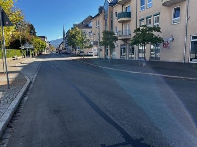 Beste Lage im Herzen, Mitten im Zetrum von Müllheim, Laden-/Gewerbetage, ca. 1.271 m² Nutzfl. 21 Stpl., 7 Tiefgaragenplätze, Rampe, Lastenlift, UG: Kühlraum 