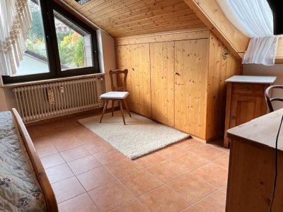 Ferienidyll, 2-Zi-ETW Falkau, 6km b. Schluchsee, ruhig, charmant, sonnig, lichtdurchflutet, alle Bodenbeläge, Terrasse + Blk, Fenster, Heizung erneuert, ebenerdig über eine halbe Treppe zugänglich, in herrlicher Naturlandschaft