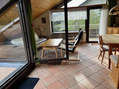 Ferienidyll, 2-Zi-ETW Falkau, 6km b. Schluchsee / Feldberg, ruhig, charmant, sonnig, lichtdurchflutet, alle Bodenbeläge, Terrasse + Blk, Fenster, Heizung erneuert, ebenerdig über eine halbe Treppe zugänglich, in herrlicher Naturlandschaft