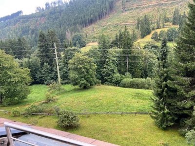 Charmante sonnige, lichtdurchflutete, modernisierte 2-Zi-Mais-Ferien-ETW Falkau, Dachterrasse zusätzlich Balkon, Blick in die Natur, EBK, zahlreiche Einbauten, neue Fenster und Bodenbeläge, neue Öl-Brennwert-Heizung, sep. Warmwasseraufbereitung, Keller