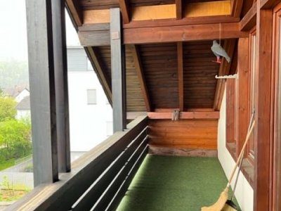 Penthouse-Whg, 2 1/2 Zi., Balkon, Lift, ruhig, Arzt / Apotheke / Einkauf / fussläufig um die Ecke, Bushaltestelle, Top Lage, altersgerecht, Kfz-Stellplatz