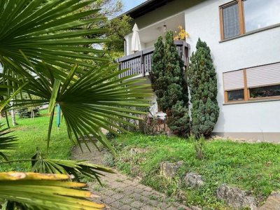 freist. 2-FamH. m. ELW, ca. 1.000 m², Garagen, Schopf, gepflegte Aussenanlage