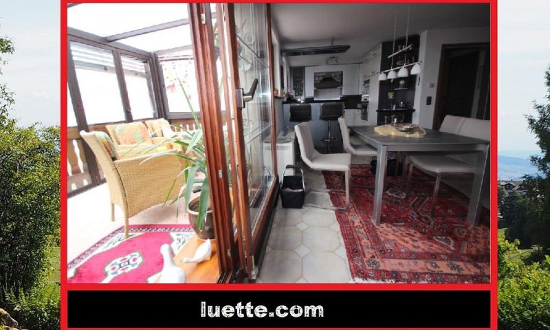 Günstige, gut ausgestattete 2-Zi-ETW, ca. 73 m² Wohnfl., Südbalkon, Alpenblick, Wintergarten, Holzpellet-Ofen + Wandplattenheiz., EBK - Essbar, Gäste-WC mit Waschmaschinenplatz, HW-Abstellraum, Bodenbeläge erneuert, sof., Einkauf fussläu