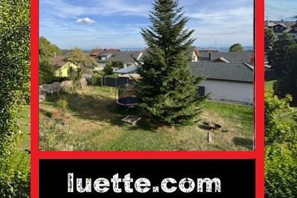 Günstige, gut ausgestattete 2-Zi-ETW, ca. 73 m² Wohnfl., Südbalkon, Alpenblick, Wintergarten, Holzpellet-Ofen + Wandplattenheiz., EBK - Essbar, Gäste-WC mit Waschmaschinenplatz, HW-Abstellraum, Bodenbeläge erneuert, sof., Einkauf fussläu