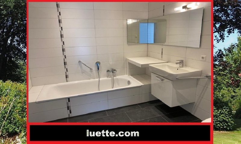 Helle 2 1/2-Zi-Terrassen-Whg ca. 85m² Wohnfl., Terrasse, EBK, Parkett, modernes schickes Bad, ebenerdiger Zugang