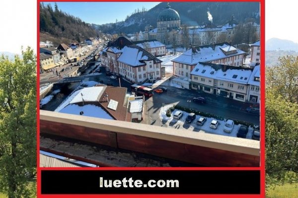 Penthouse-App., Südbalkon, traumhafter Blick auf Dom und Alb, Lift, ganztragshausmeisterbetreut, EBK, Bad mit Badewanne, zentrumsnah, gesamte Infrastruktur vor der Türe