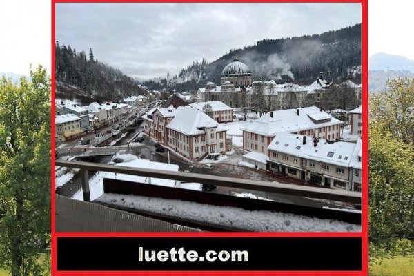 Penthouse-App., Südbalkon, traumhafter Blick auf Dom und Alb, Lift, ganztragshausmeisterbetreut, EBK, Bad mit Badewanne, zentrumsnah, gesamte Infrastruktur vor der Türe