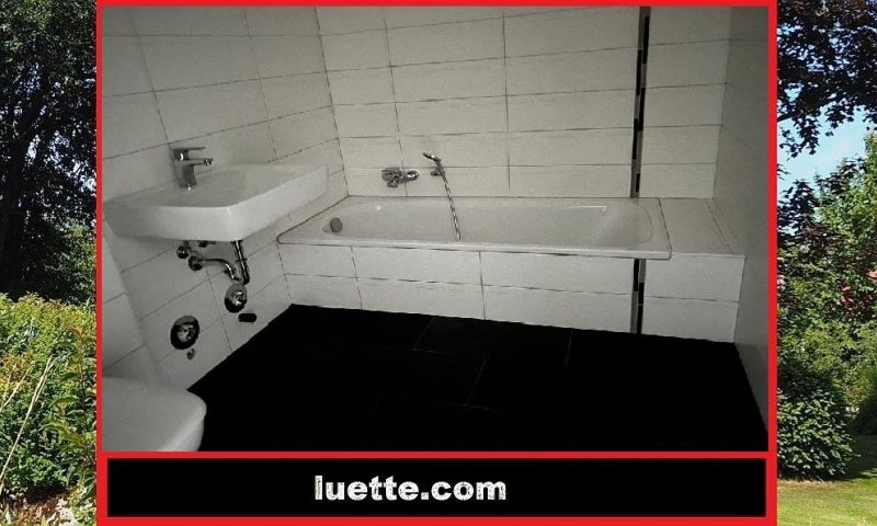 Mod. ausgebaute 4 ½-Zi-Terr.-Whg ca. 150m² Wohnfl. ideal Wohnen / Arbeiten – Büro-Praxis, grosse Sonnenterrasse, 2 Bäder, Parkett Eiche hell, Fussbodenheizung, 3fach-Verglasung 