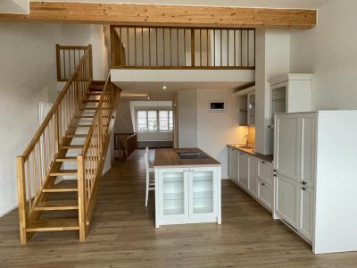 Waldshut-Innenstadt, Rheinstraße, Panoramarheinblick, energetisch sanierte, lichtdurchflutete Studio-Whg., ca. 89 m² Wohnfl., exklusive, hochwertige, gut ausgestattete EBK Essbar, Einbauten, Galerie, günstiger Energieverbrauch / eigene Etagenheiz. m. in