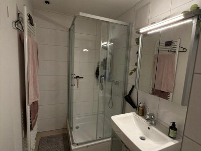 Waldshut-Innenstadt, Rheinstraße, Panoramarheinblick, energetisch sanierte, lichtdurchflutete Studio-Whg., ca. 89 m² Wohnfl., exklusive, hochwertige, gut ausgestattete EBK Essbar, Einbauten, Galerie, günstiger Energieverbrauch / eigene Etagenheiz. m. in