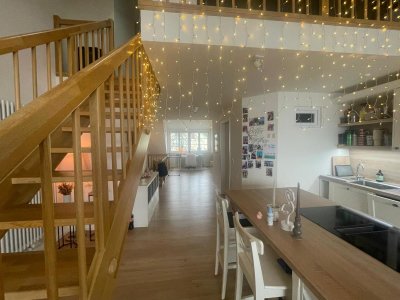 Waldshut-Innenstadt, Rheinstraße, Panoramarheinblick, energetisch sanierte, lichtdurchflutete Studio-Whg., ca. 89 m² Wohnfl., exklusive, hochwertige, gut ausgestattete EBK Essbar, Einbauten, Galerie, günstiger Energieverbrauch / eigene Etagenheiz. m. in