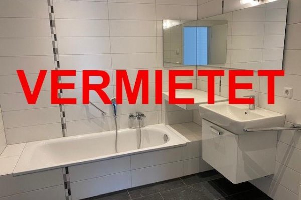 VERMIETET i. 2026 - Helle, modern ausgebaute 2 1/2-Zi-Terr.-Whg, 3fach-Verglasung, ca. 85m² Wohnfl., Terrasse, EBK, Parkett Eiche hell, Fussbodenheizung, helles, schickes Bad, ebenerdiger Zugang, Sprechanlage mit Bildschirm