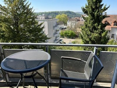 Attraktive, ruhig, zentrumsnah gelegene 3-Zi-ETW Waldshut, Nähe Kaiserstraße, Sonnenbalkon, Fussböden Massivholzparkett, kleine WE, nur 6 Einheiten, Einzelgarage 