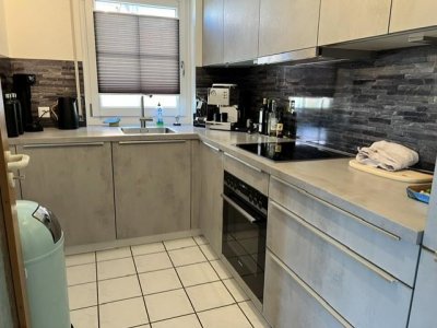 Attraktive, ruhig, zentrumsnah gelegene 3-Zi-ETW Waldshut, Nähe Kaiserstraße, Sonnenbalkon, Fussböden Massivholzparkett, kleine WE, nur 6 Einheiten, Einzelgarage 