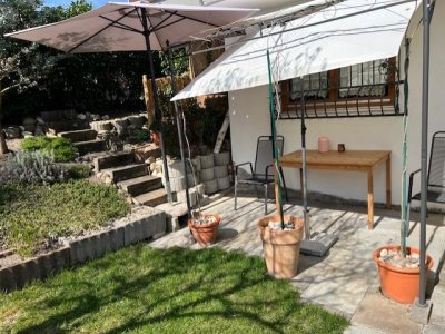 In sonniger Sackgassenlage, EBK, ELW, freist., Bj. 91, EG+OG 5 ½ Zi., EBK, gr. tiefer Balkon, schöner Blick auf Wutöschinger Berg, Westgrundstück mit Gartenhaus und Platz für Pool, Garage, GG: sep. zugänglich, Wintergarten, Kamin, Gartenfreis...