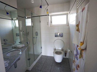 Attrakt. Haus i. Haus, 4 ½ Zimmer, in terrassenhausform, Rhein- / Alpenblick, ca. 140 m² Wohnfl., Waldshut bevorz. Lage, Nähe Schule, Bushaltestelle, fussläufig zur Kaiserstraße, Zentrum