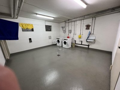 Exklusiv ausgestattete 2-Zi-Whg, EBK, Essbar, überd. Blk, im 