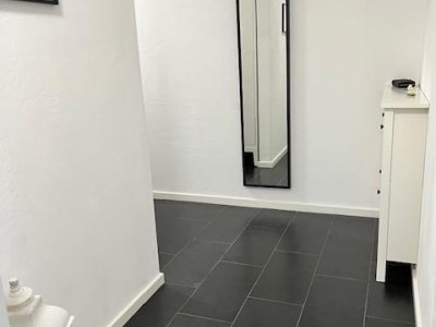 Energetisch aktuelle 3-Zi-Terrassen-Whg, 3fach-Verglasung, Parkett, schickes Bad, ruhige sonnige Lage, ebenerdig zugänglich, grosse Sonnenterrasse, Rasengrst., fussläufig zum Einkauf